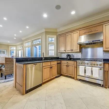 12 Whelk St- Steps To The Beach, Private Pool, Partial Ocean View, Free Activities Included